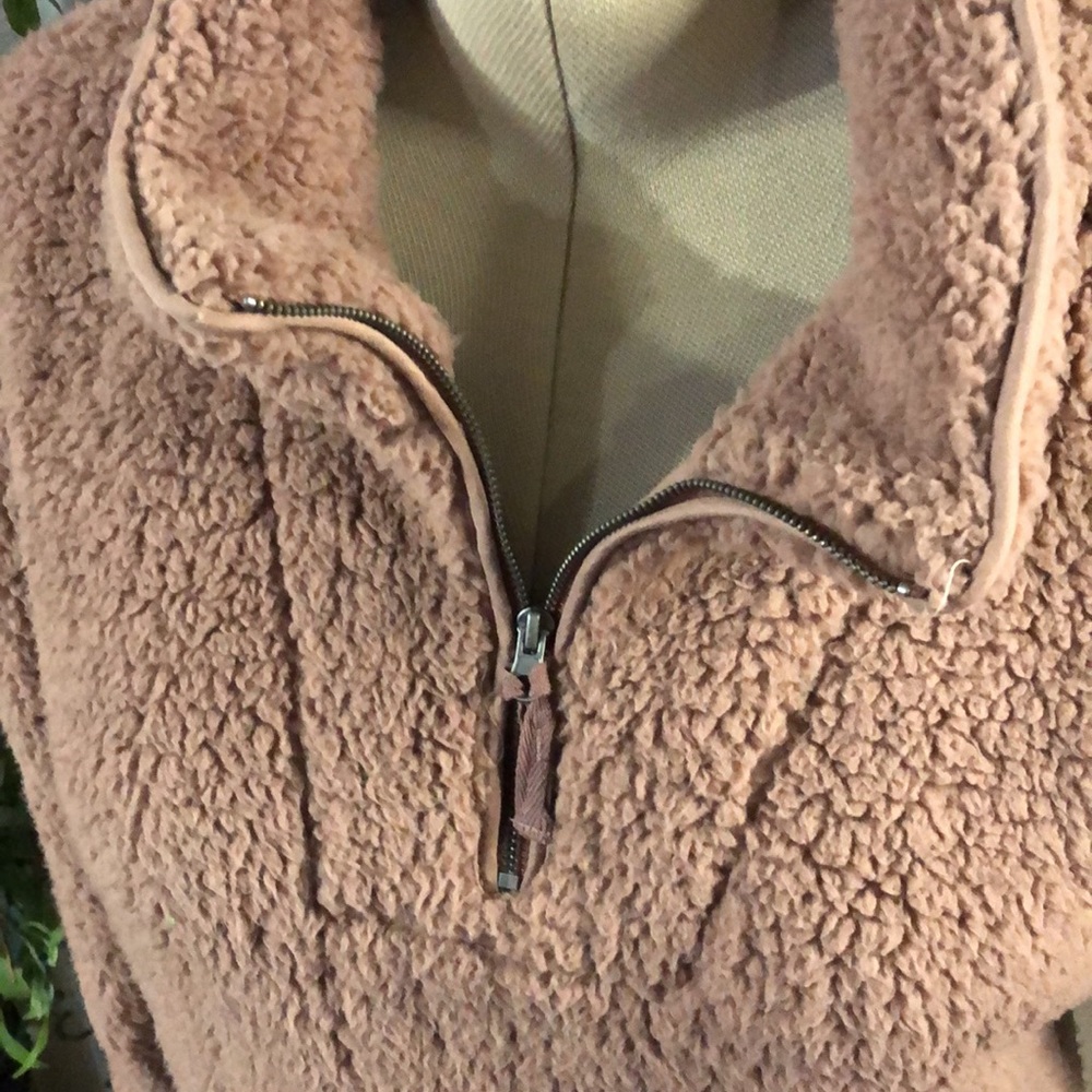 Fuzzy half zip - Picture 2 of 5